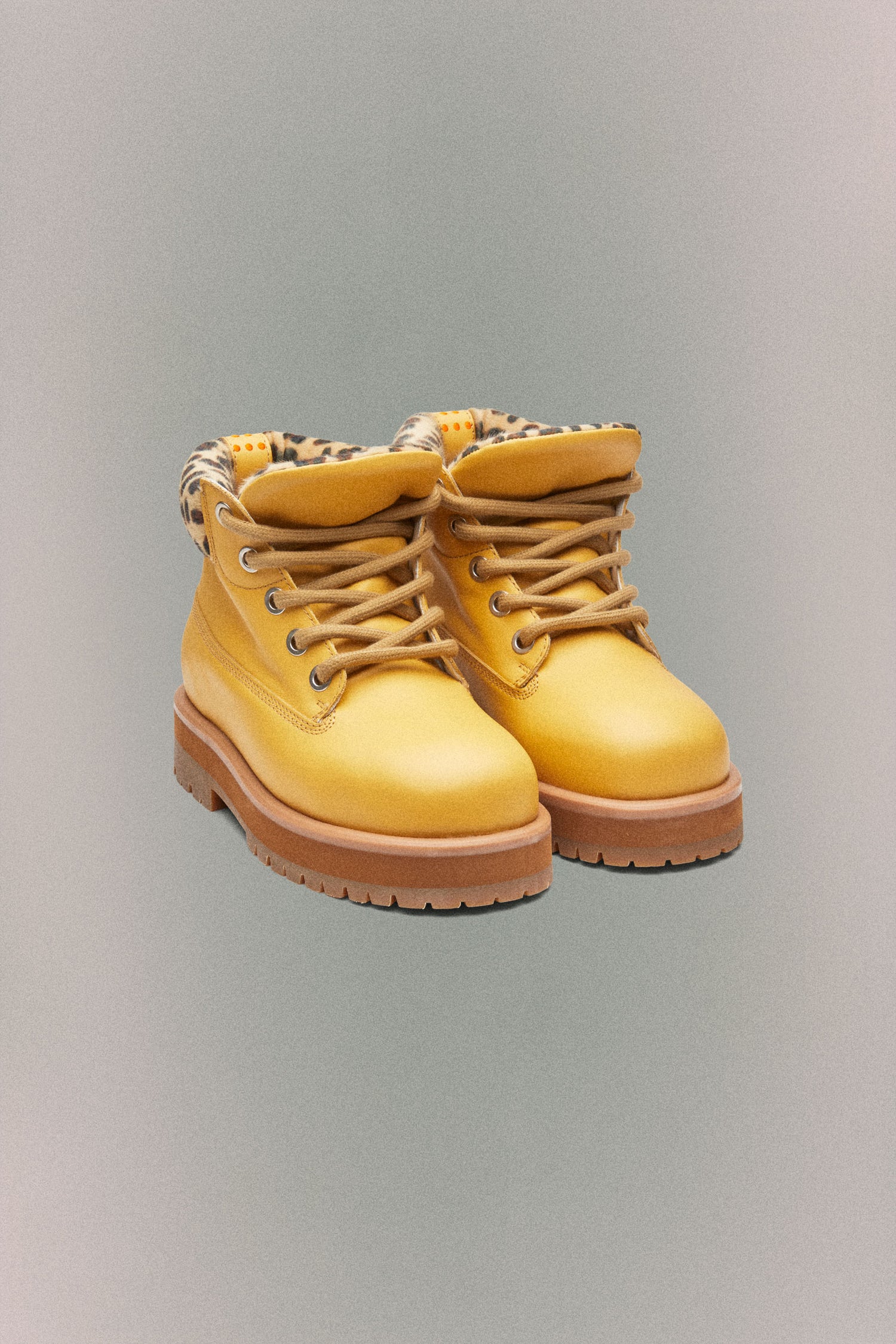 STRADA LOW CHEETAH // YELLOW
