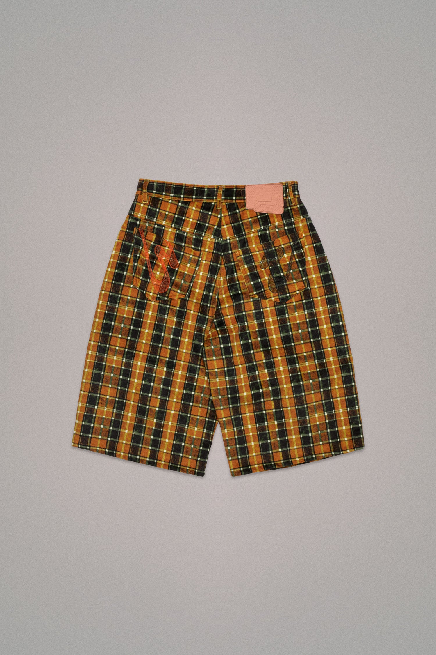 KNEE SHORT // YELLOW CHECK