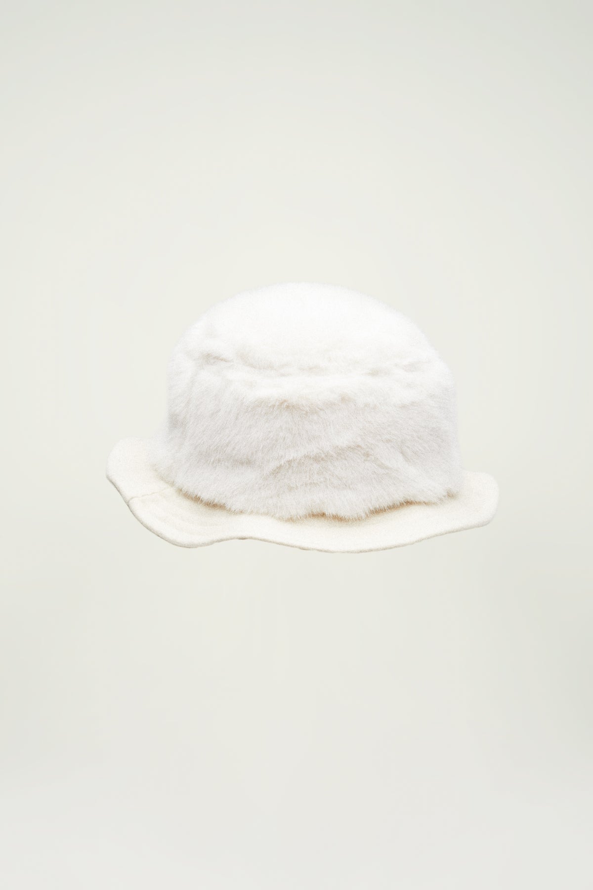 FY FUR BUCKET HAT // WHITE
