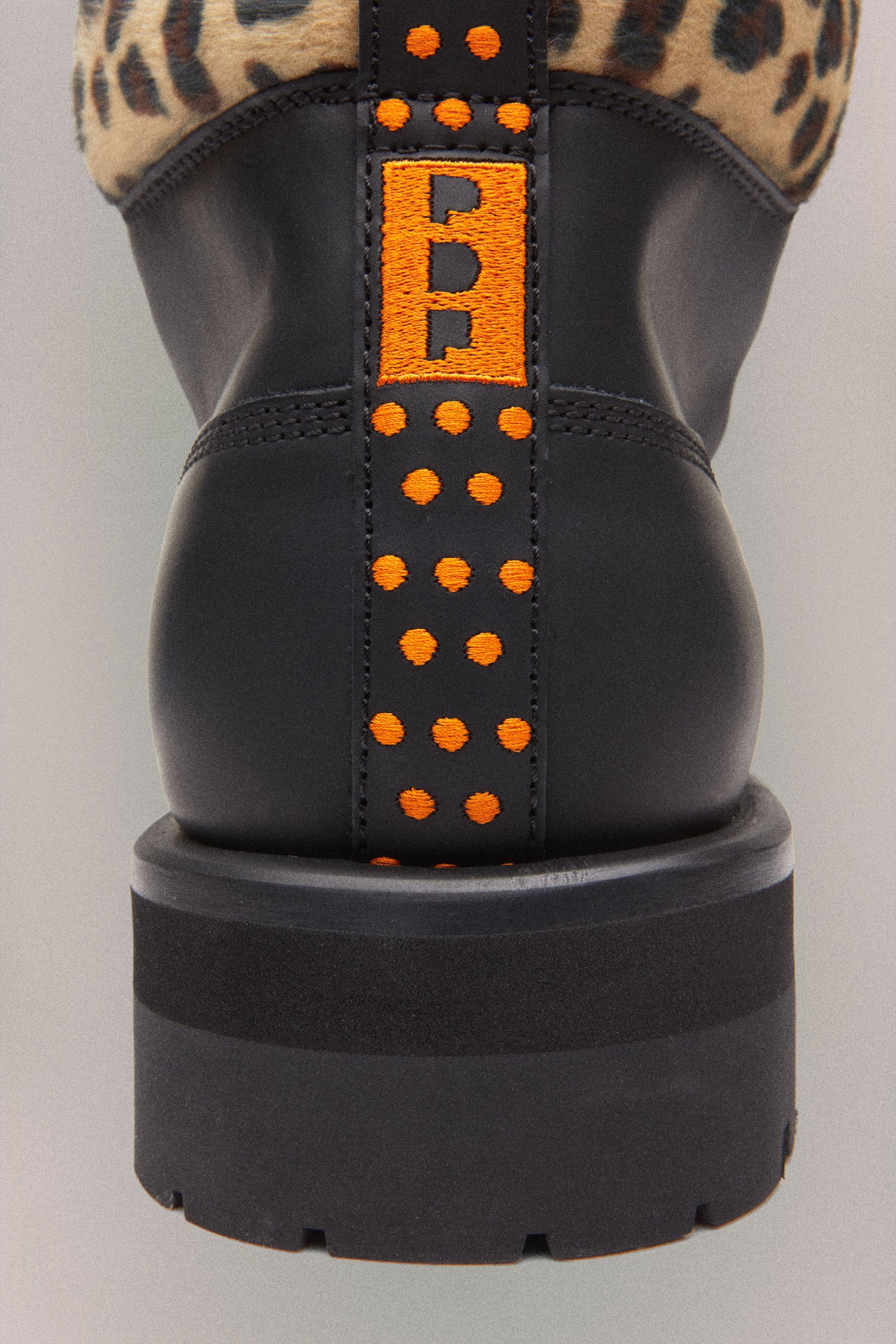 STRADA LOW CHEETAH // BLACK