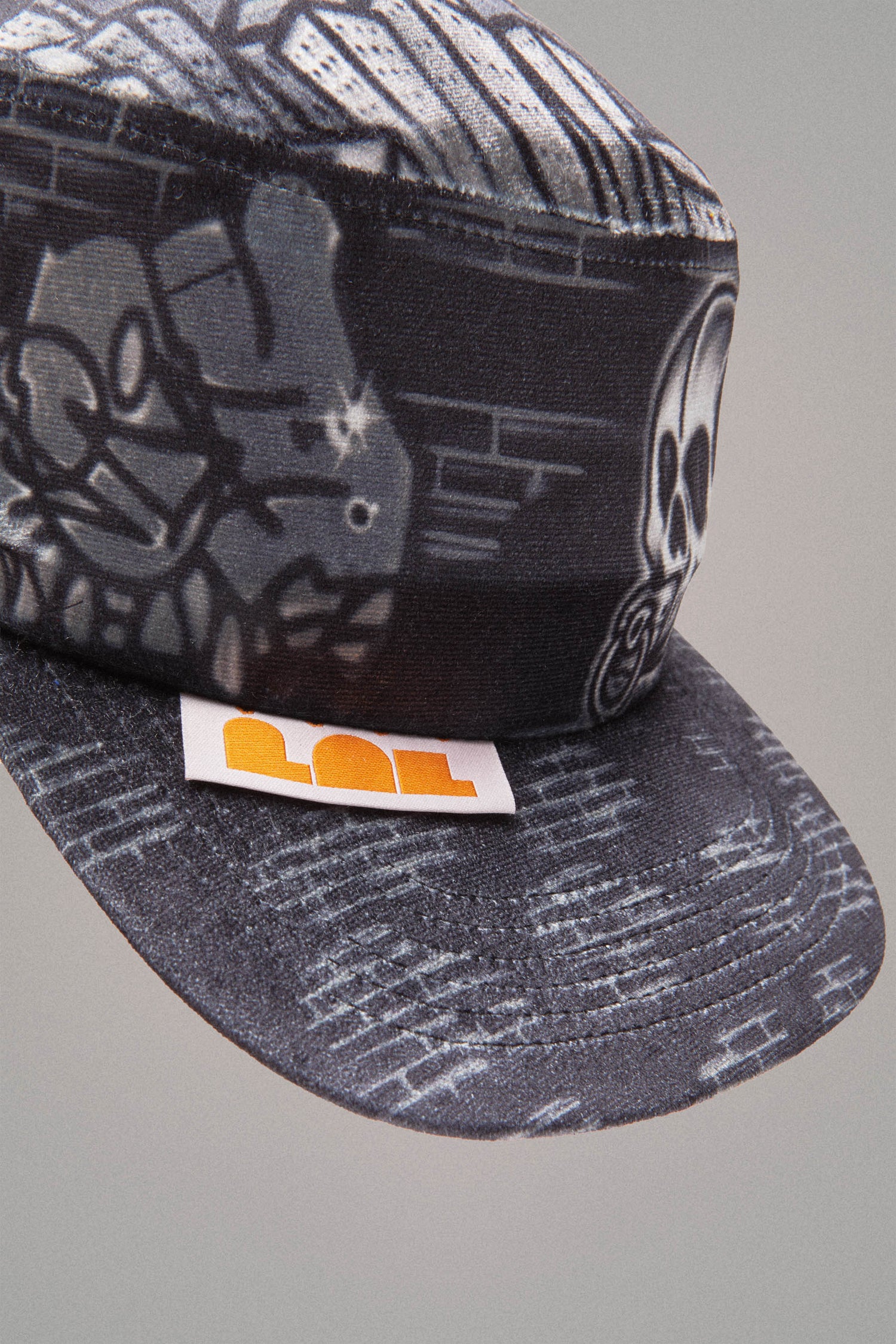 GRAFFITI HAT // BLACK