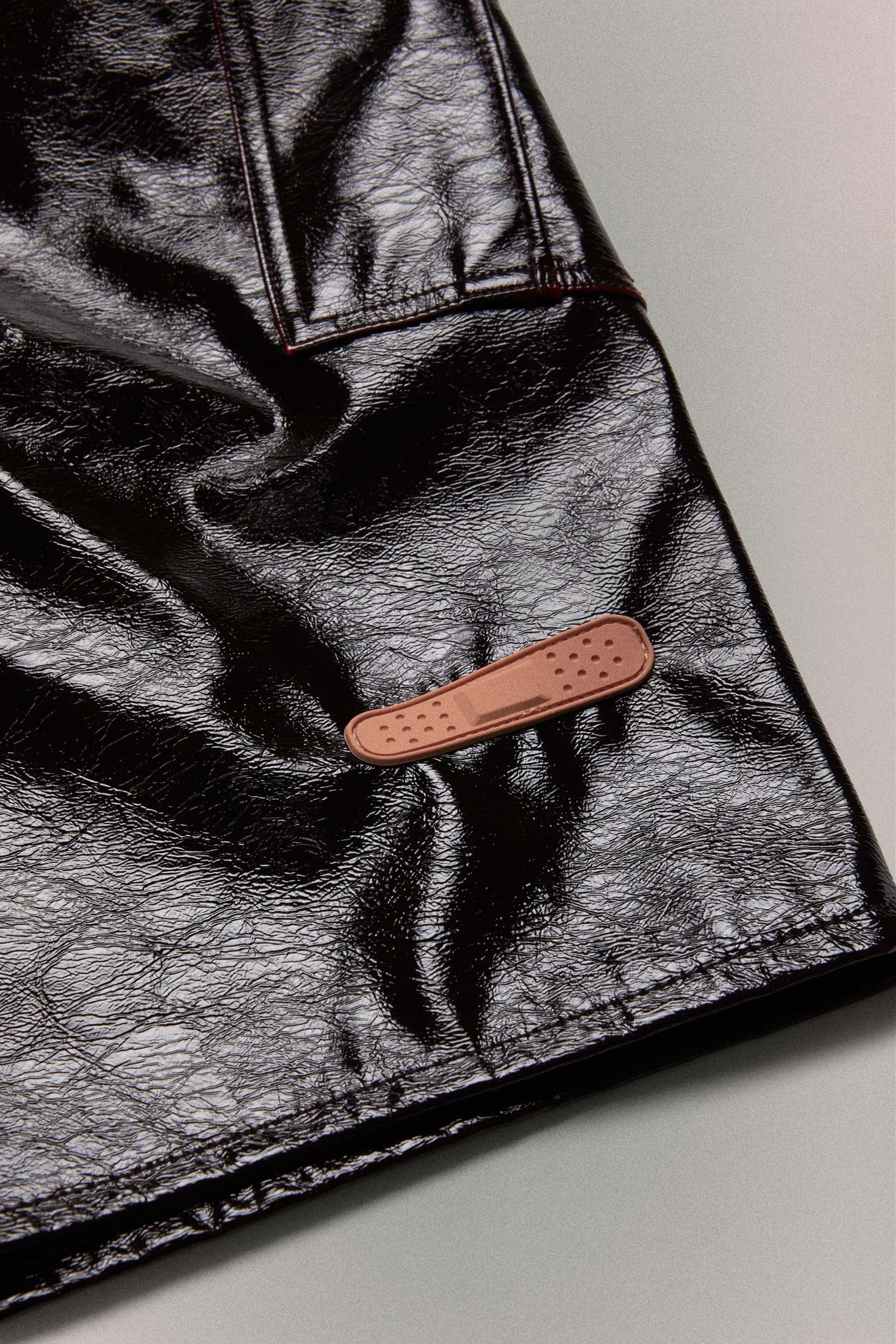 SLOUCH SHORT // BORDEAUX