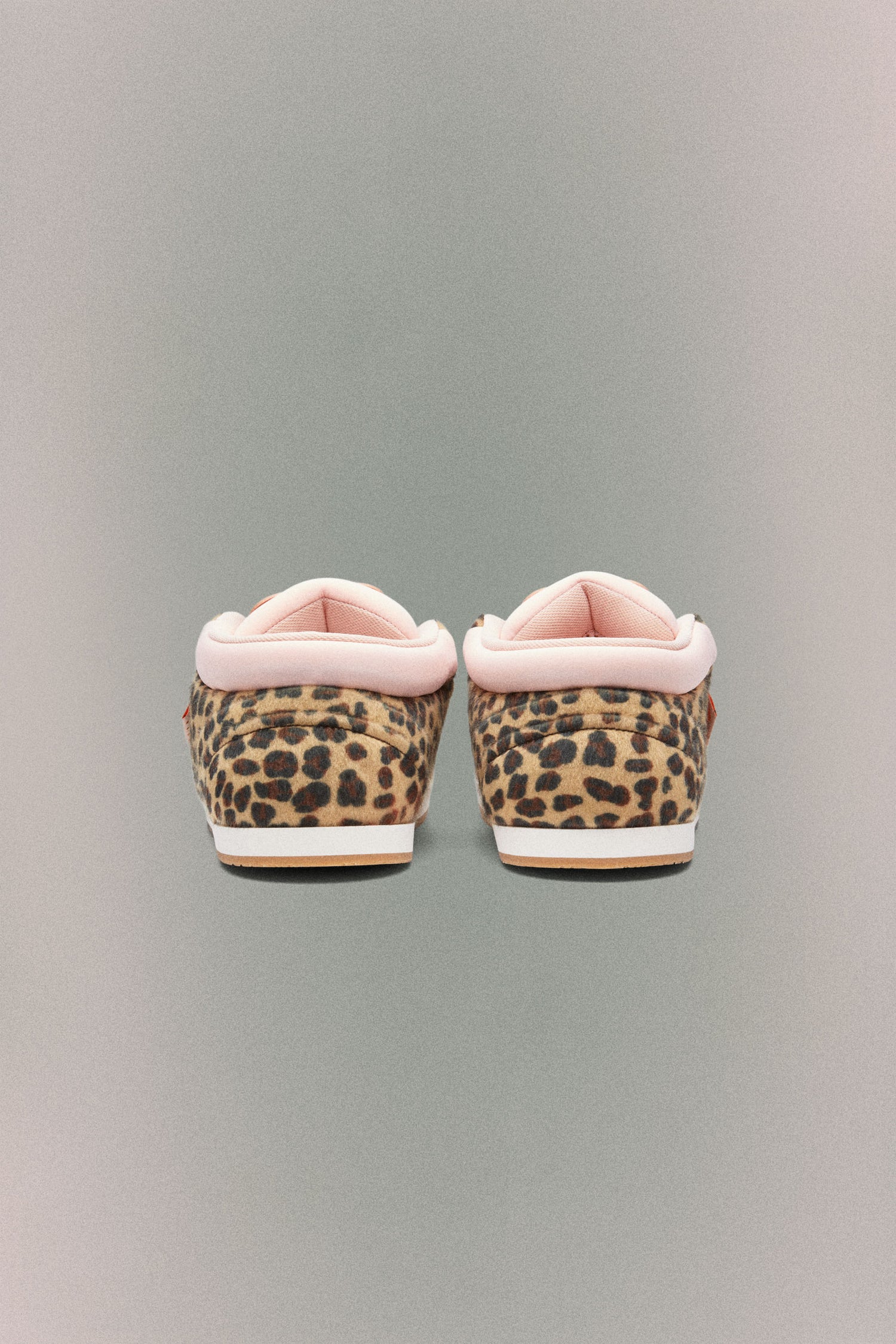 SK8 PONY // PINK PONY