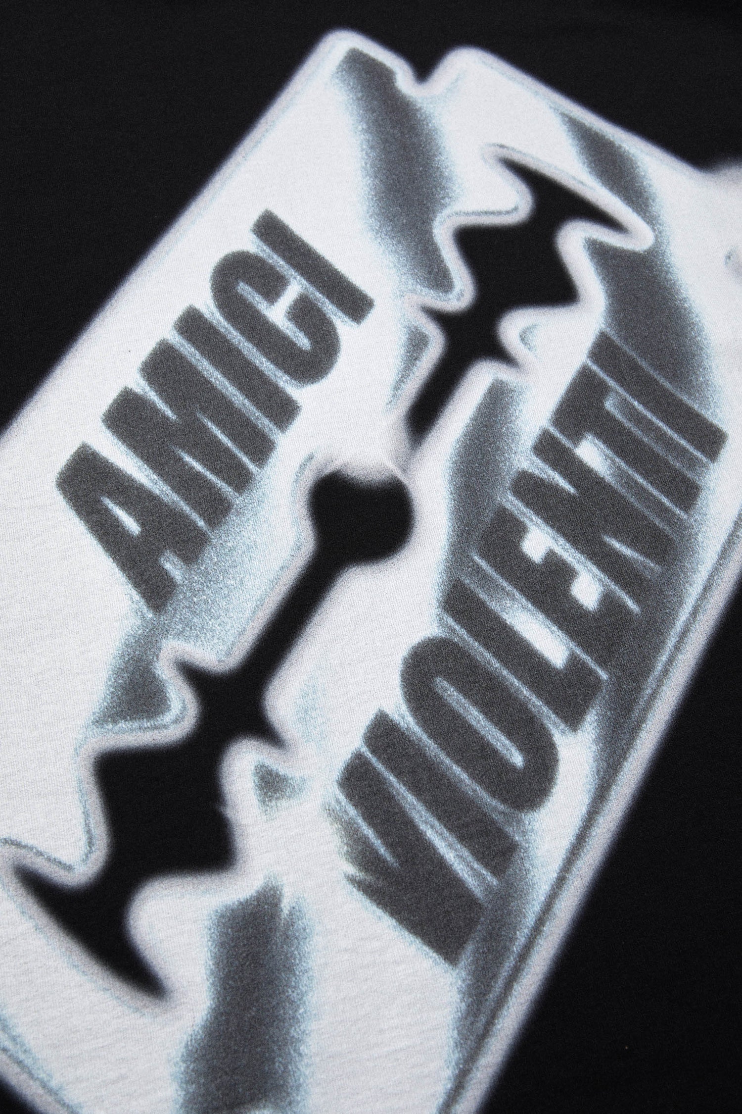 NO NAME A // BLACK WHITE