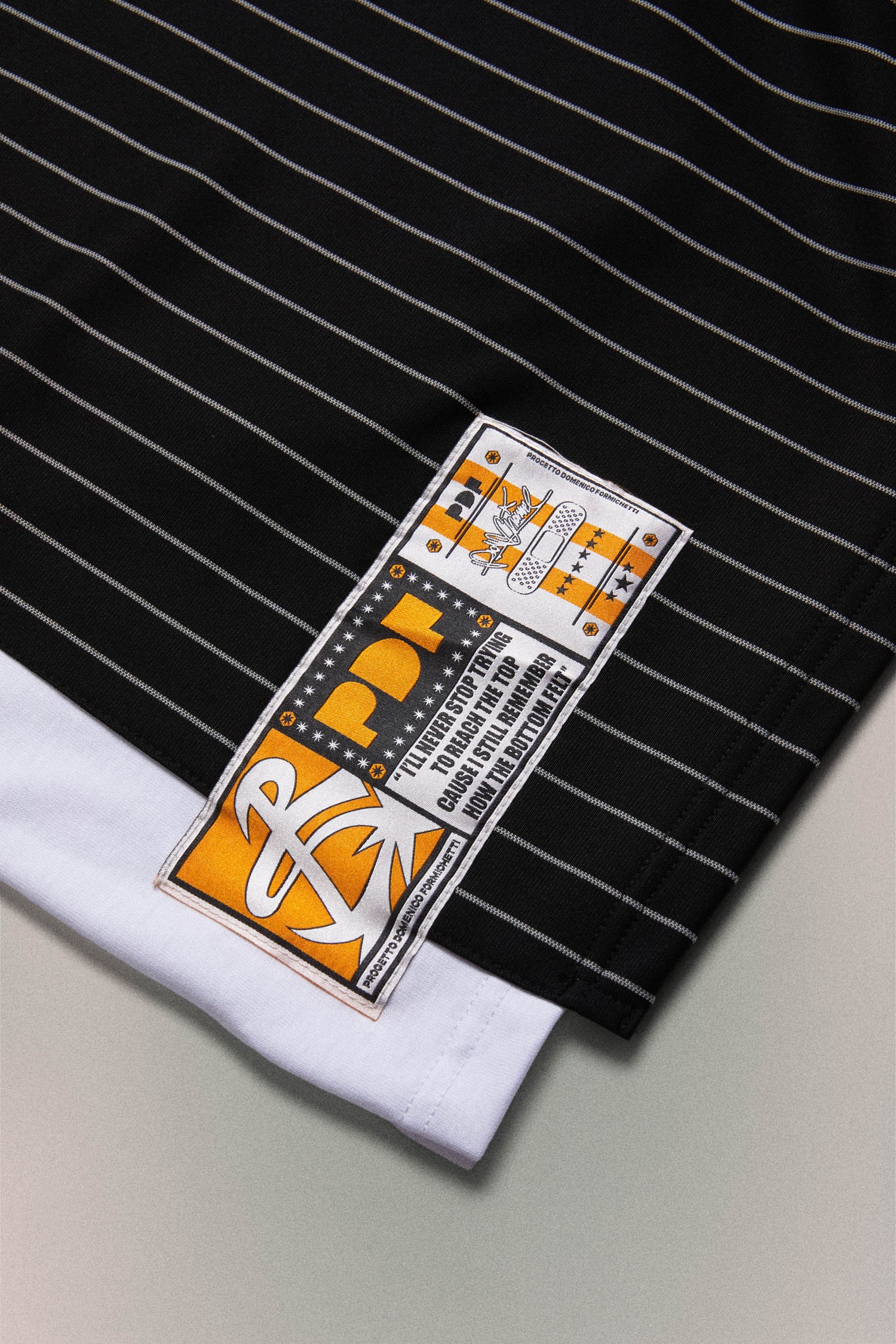 T-SHIRT 2 B // BLACK WHITE