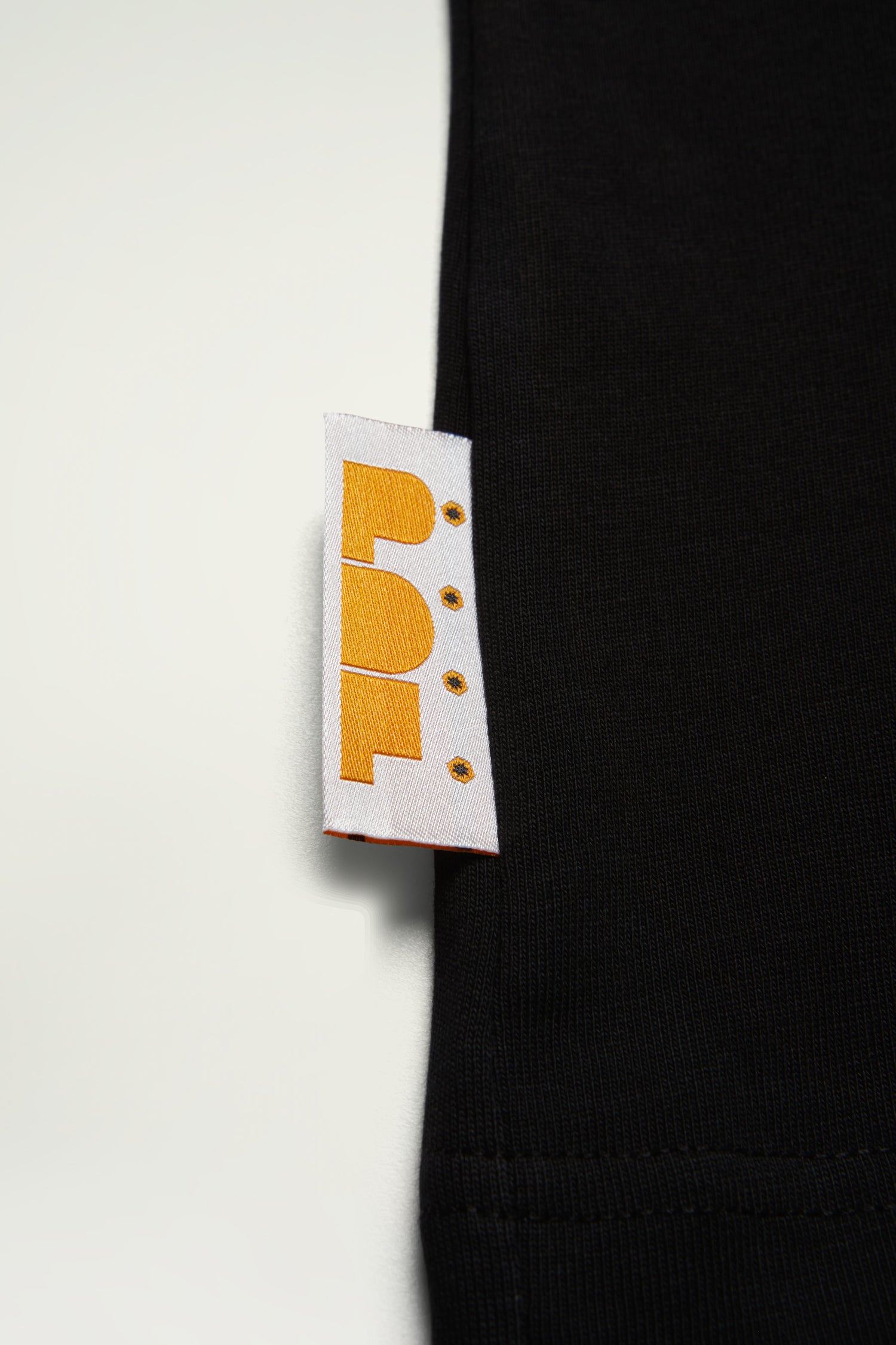 THE NEW BOY GUN T-SHIRT // BLACK
