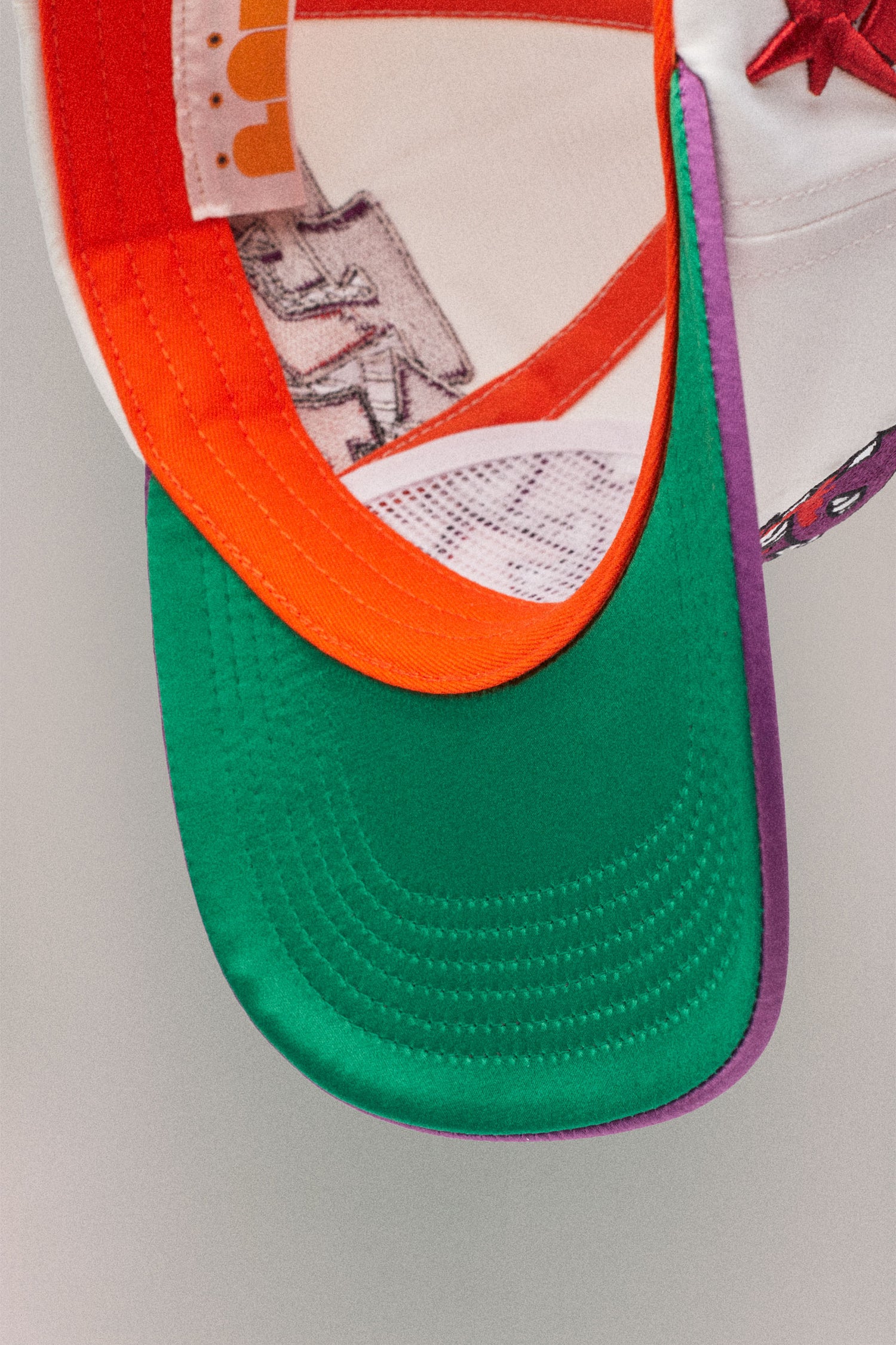 PROGETTO HAT // WHITE & PURPLE