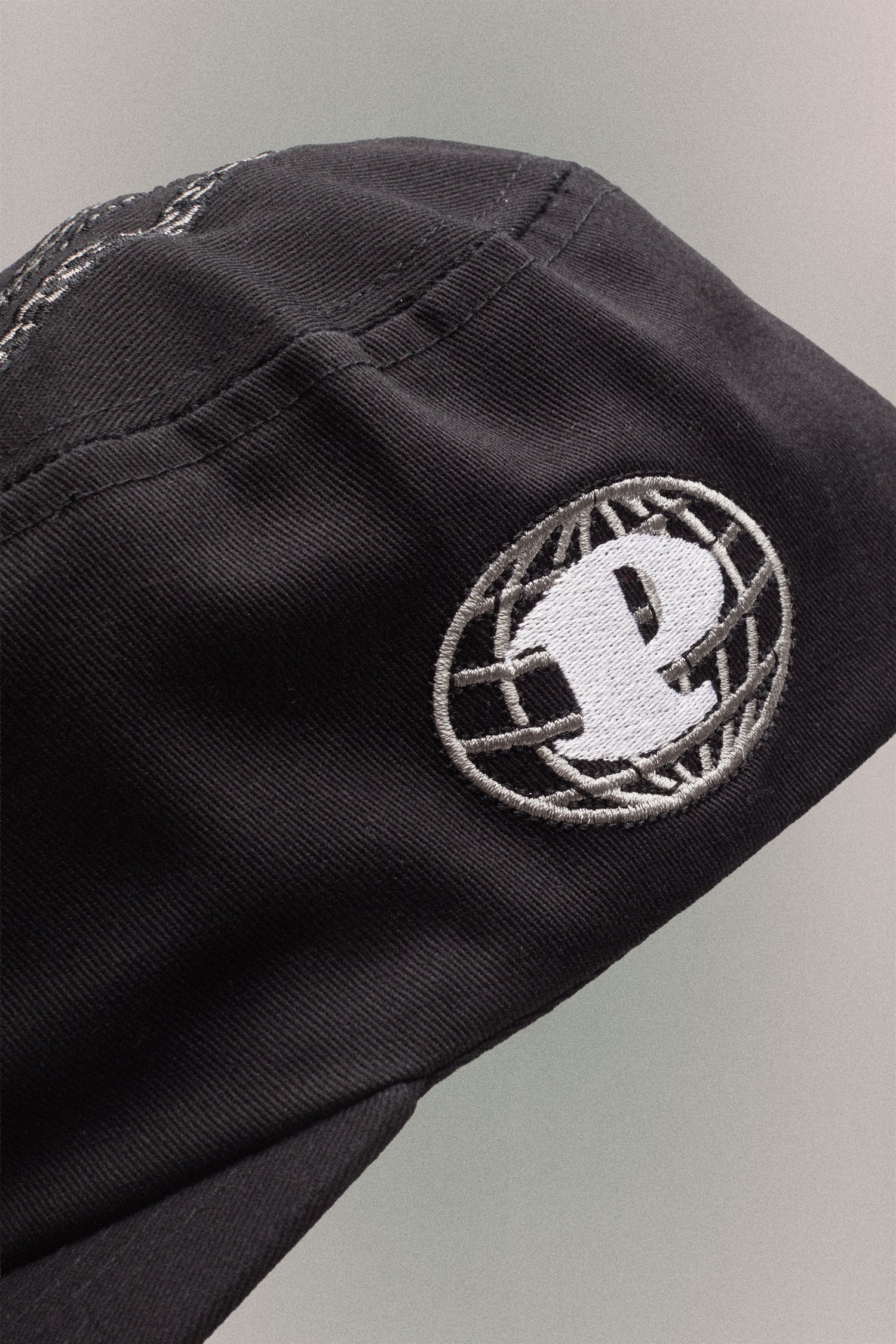 PILLBOX HAT LEGEND // BLACK