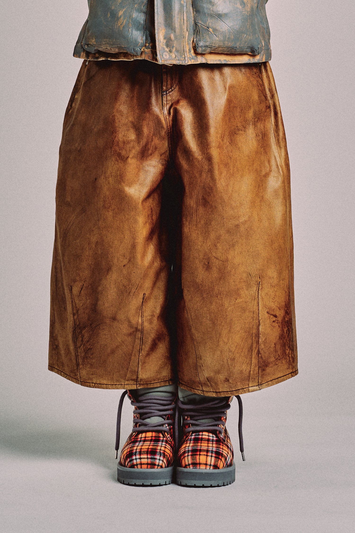 CAPRI SHORT // BROWN