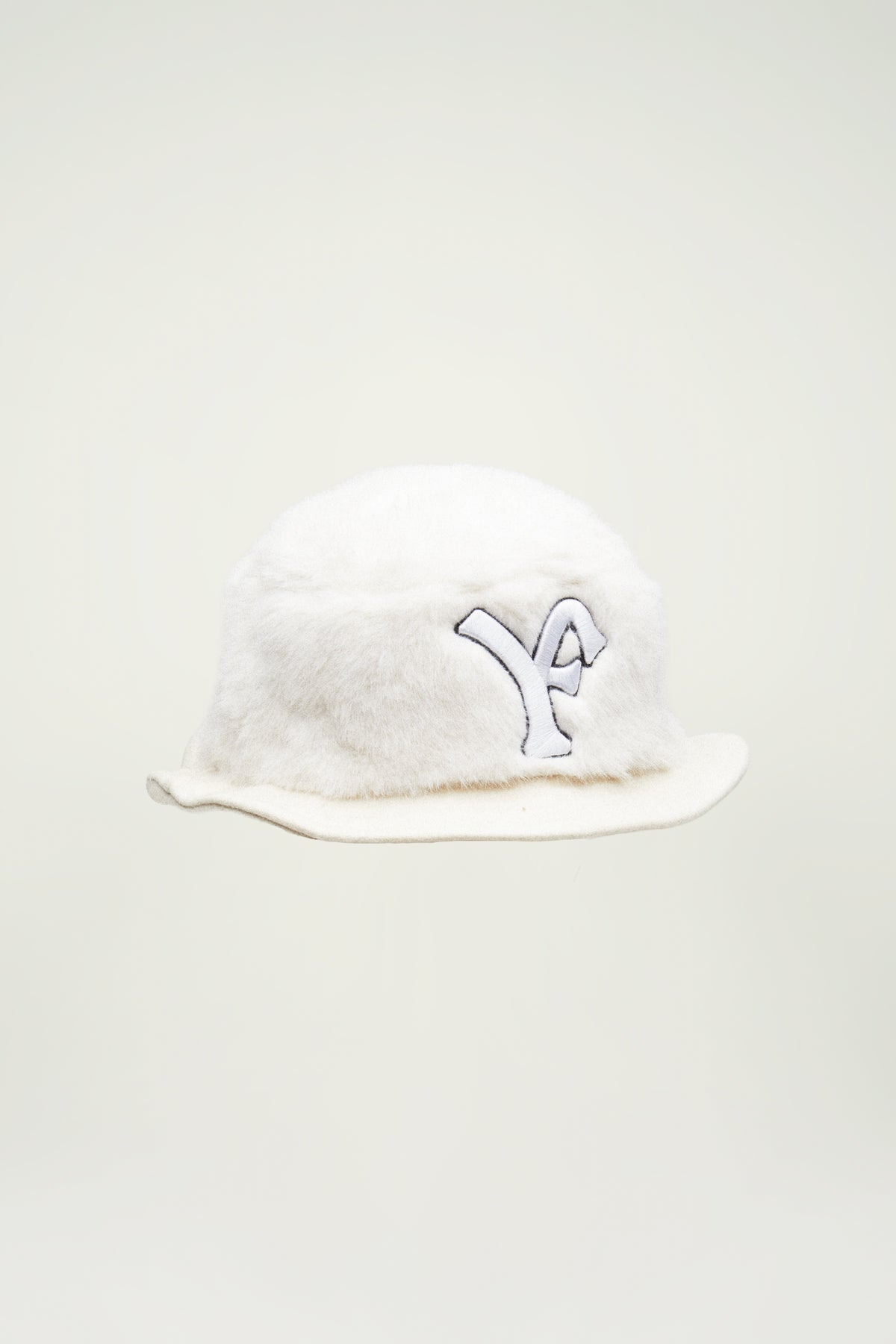 FY FUR BUCKET HAT // WHITE