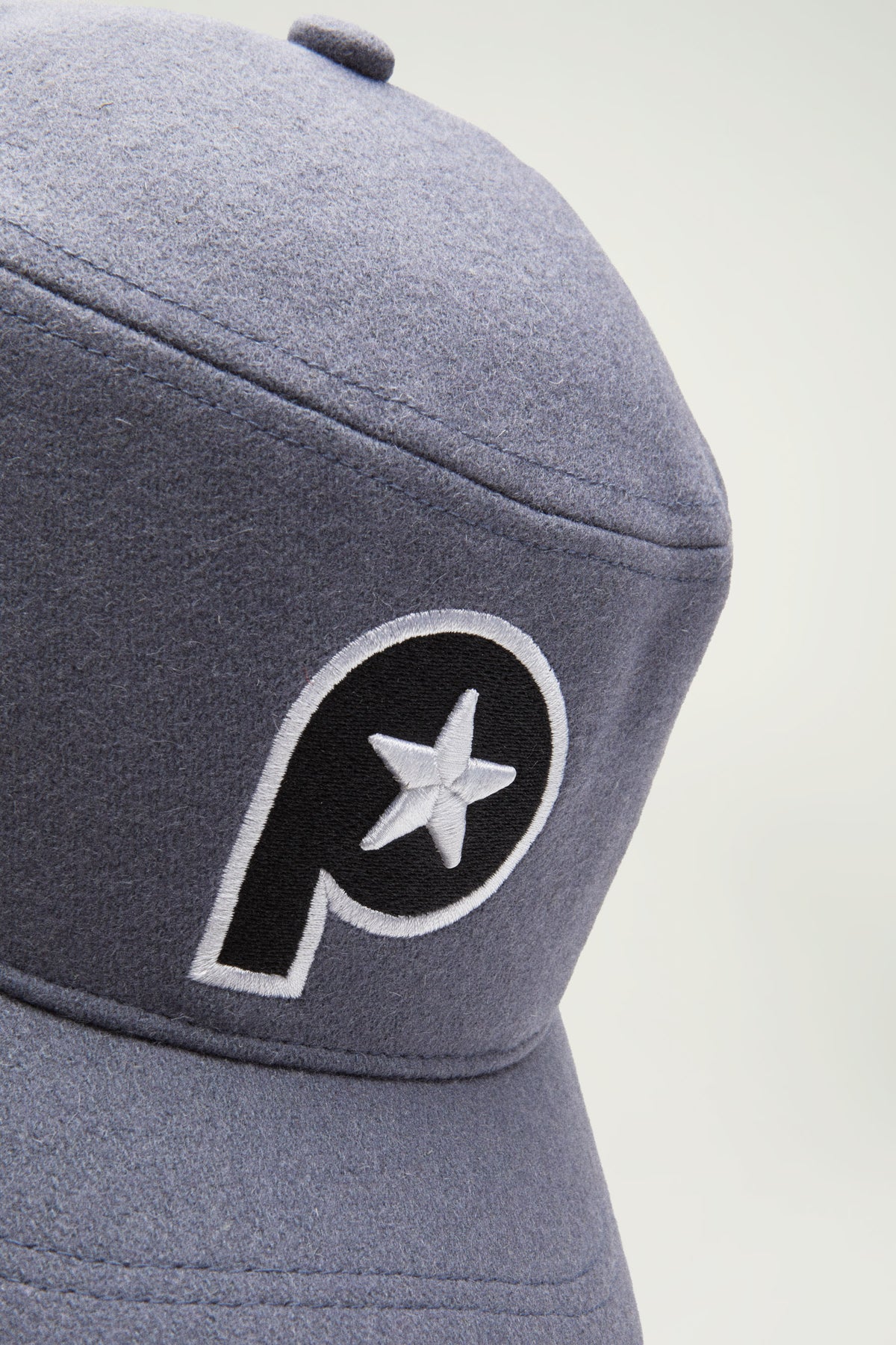 P PILLBOX HAT // GREY