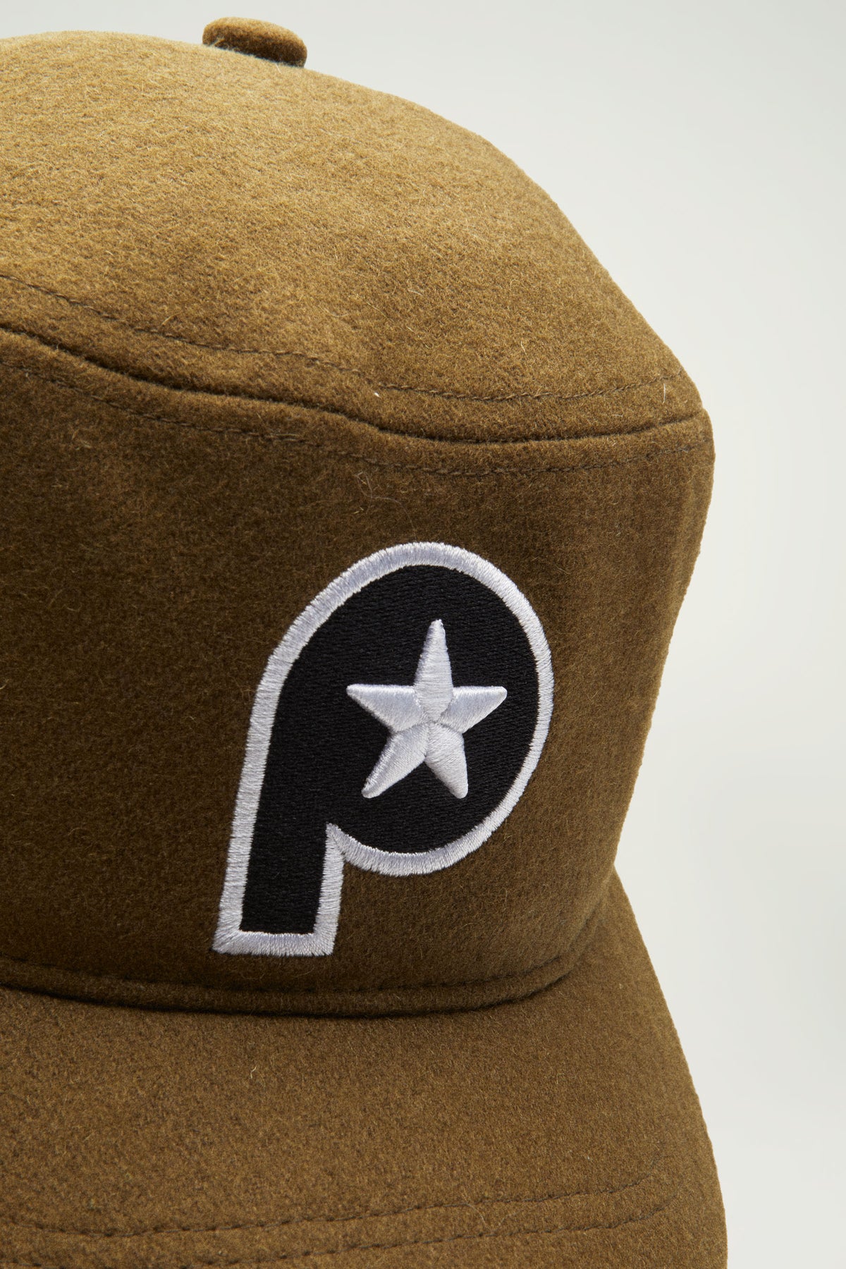 P PILLBOX HAT // GREEN