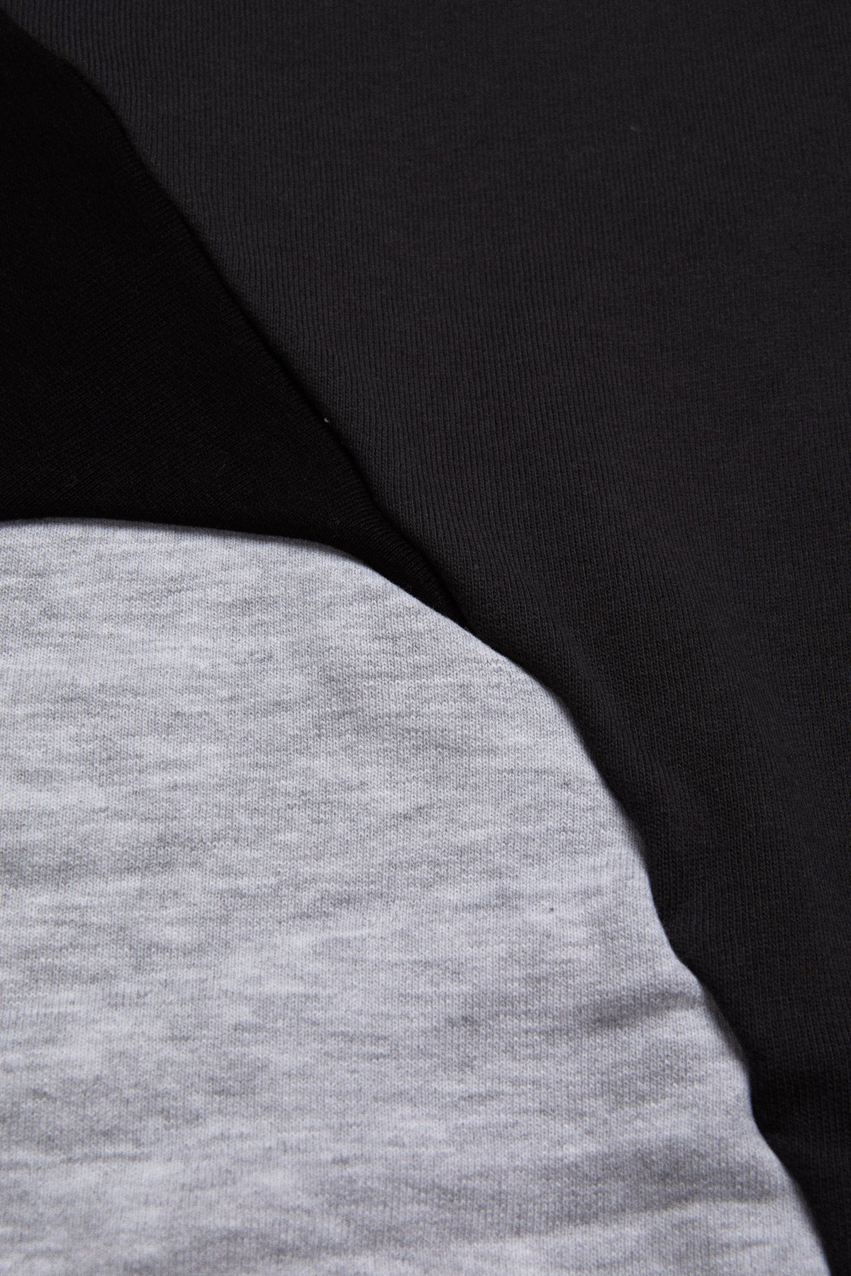 ALARE CREWNECK // BLACK