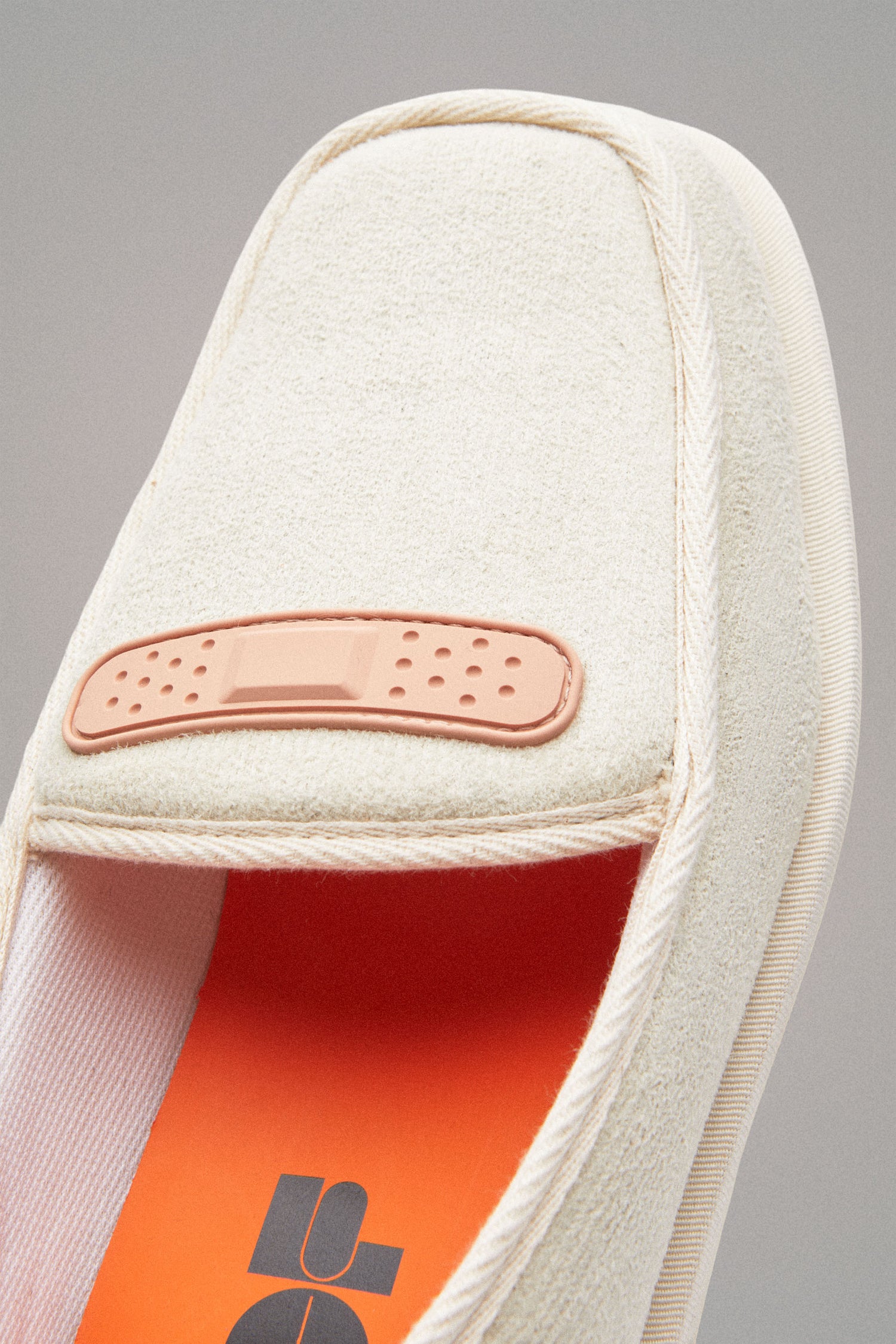 CASA VELVET SLIPPERS // WHITE