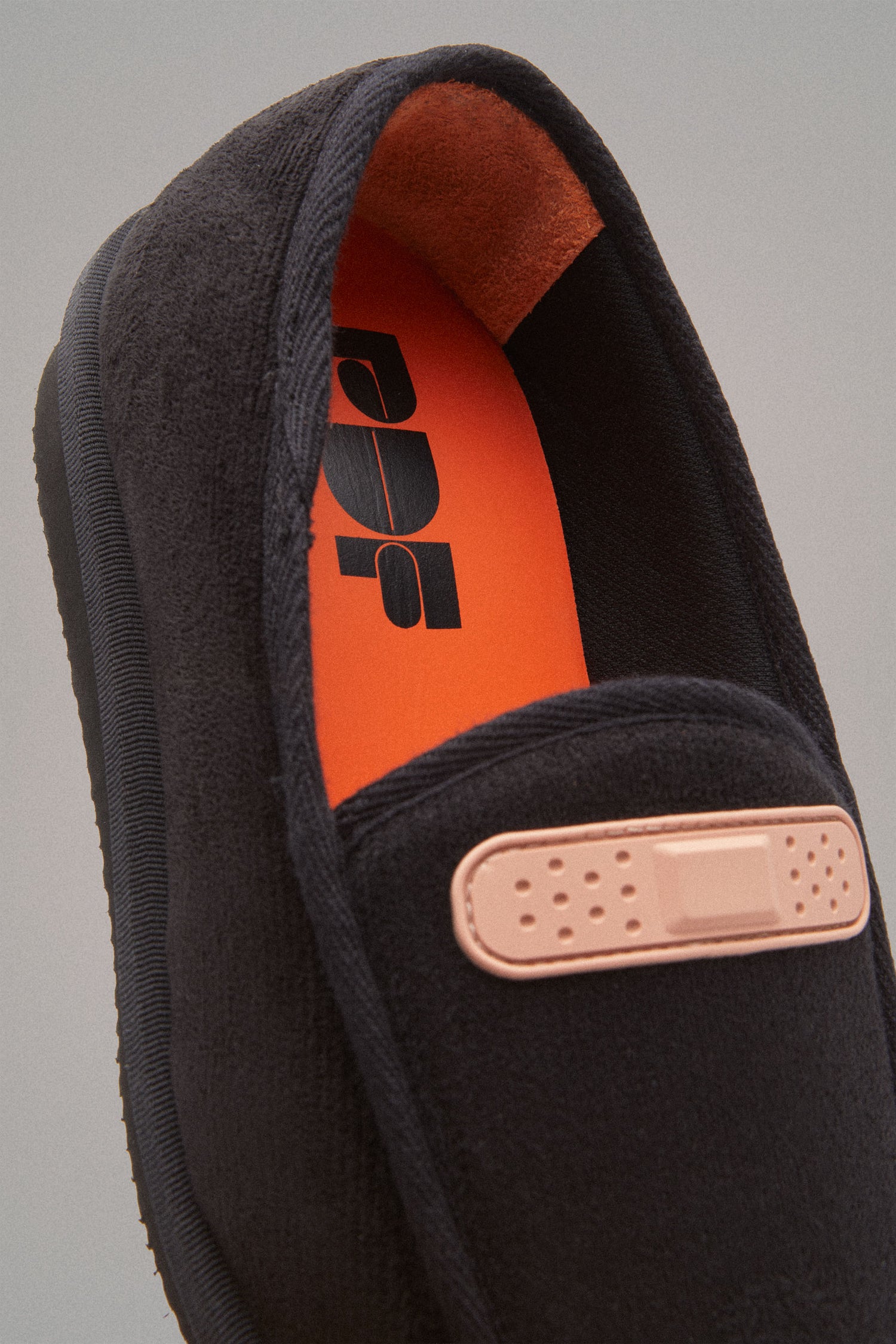 CASA VELVET SLIPPERS // BLACK