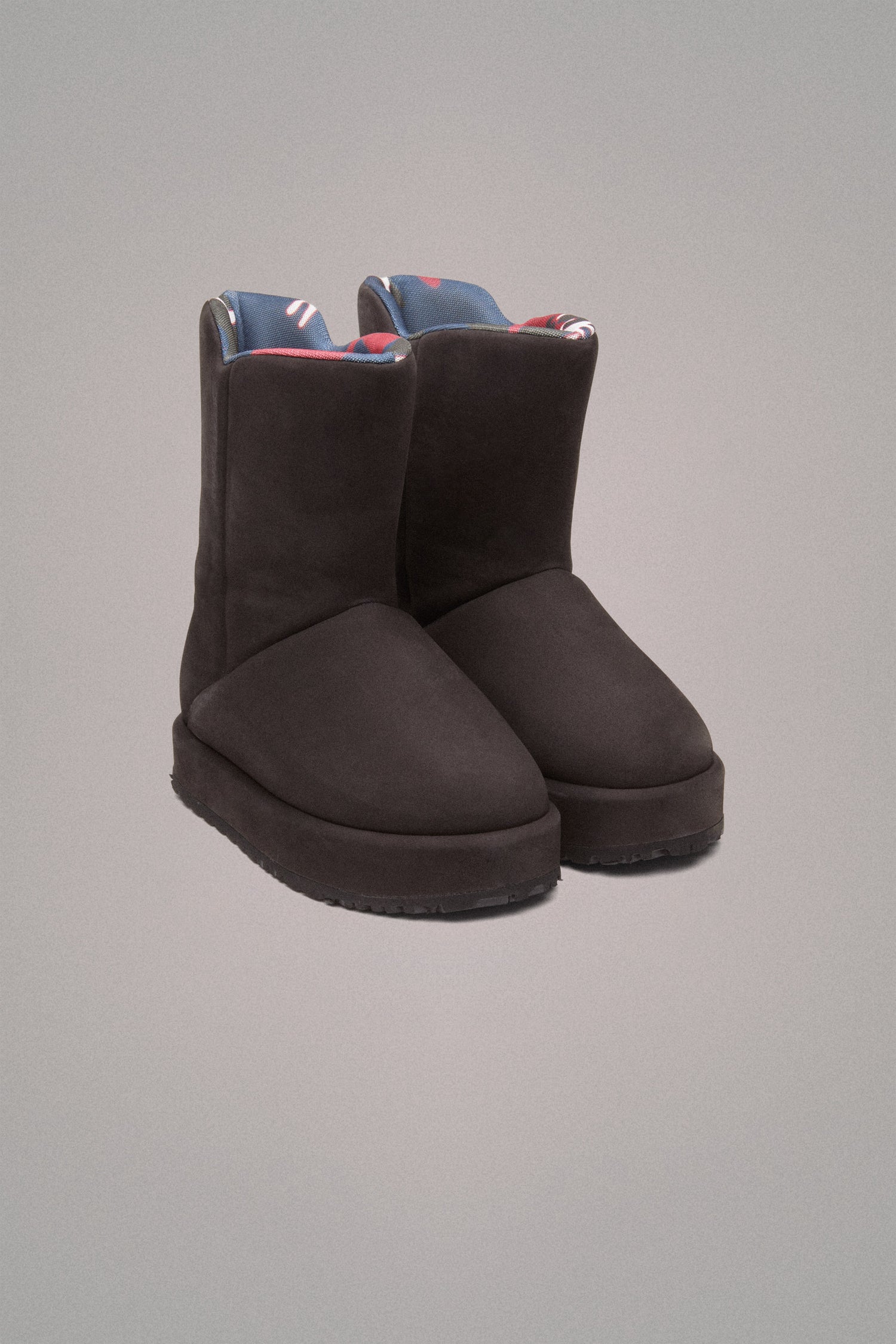 NEVE NABUK BOOTS // BLACK