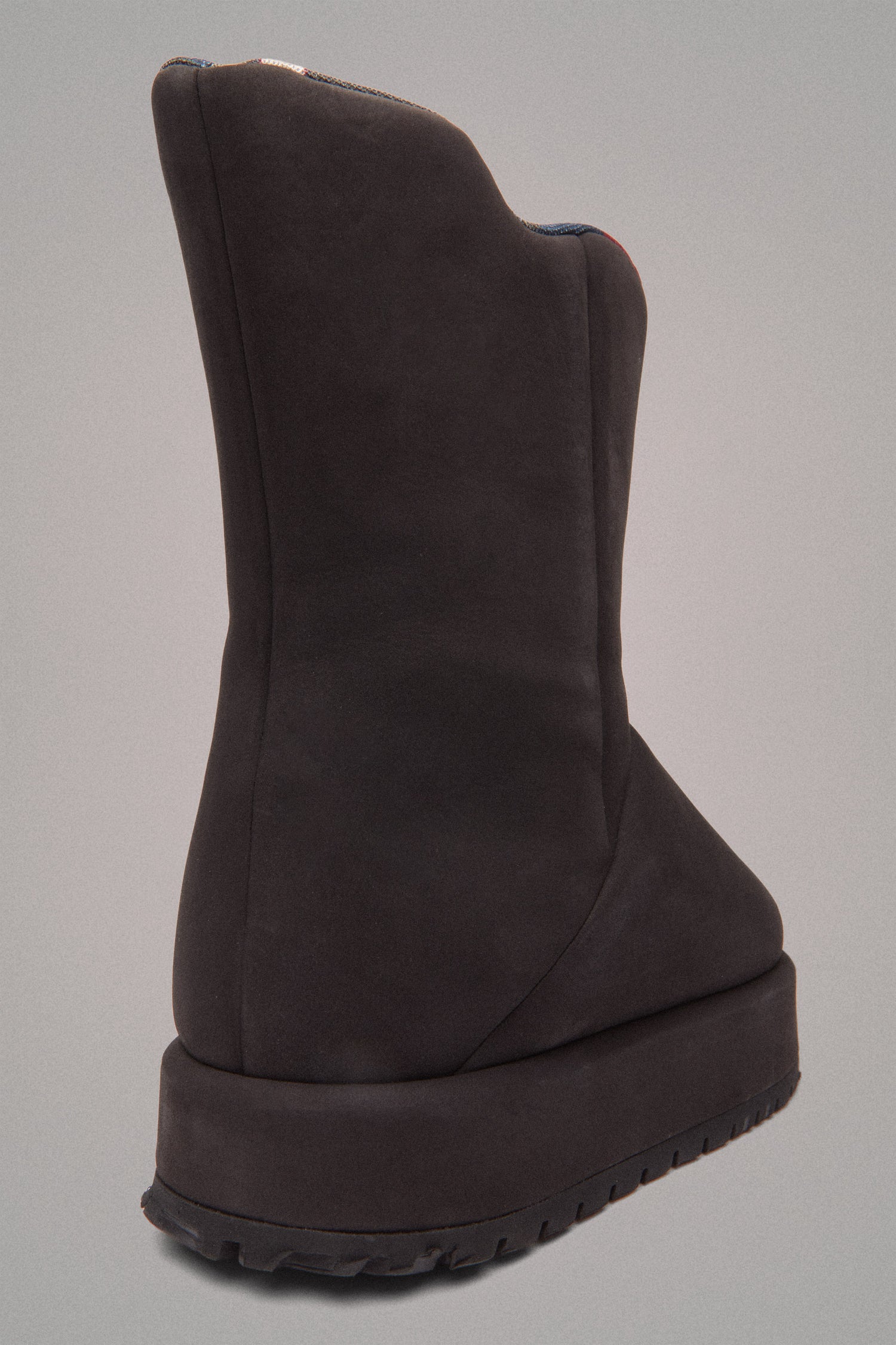 NEVE NABUK BOOTS // BLACK