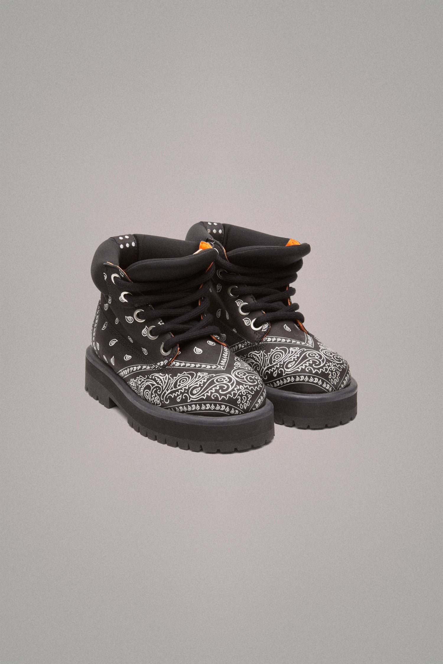 STRADA LOW BANDANA BOOT // BLACK