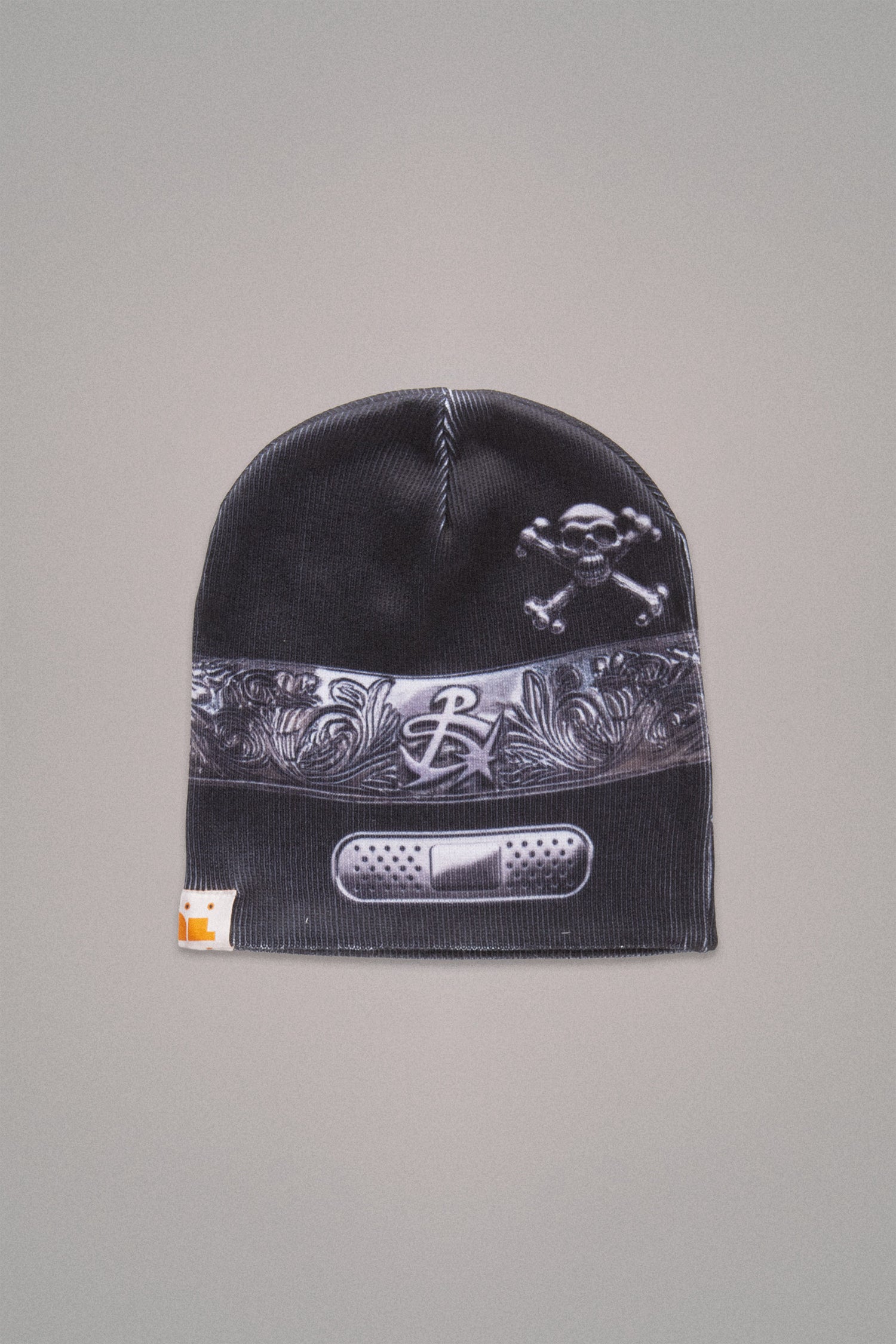 PIN BEANIE // BLACK