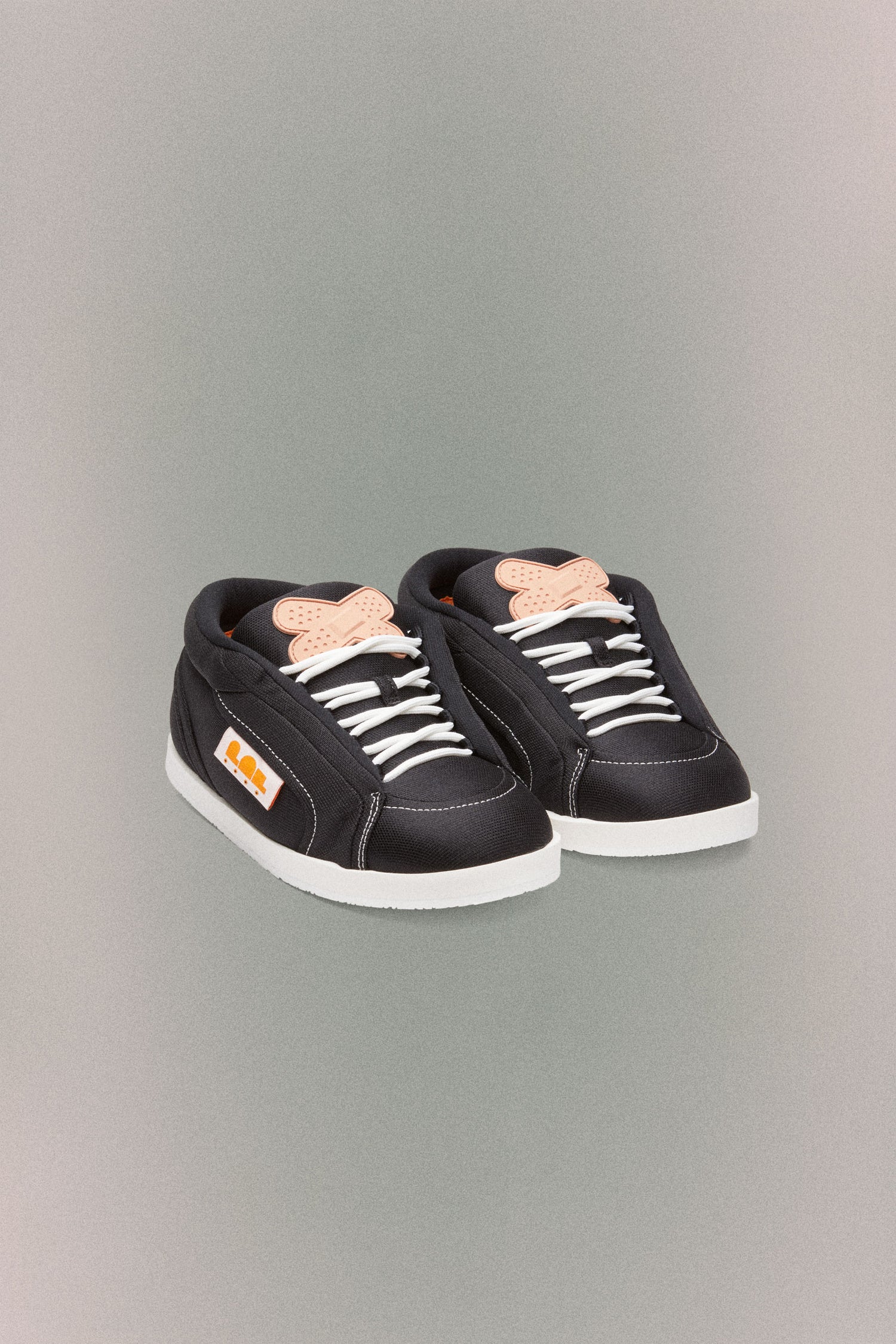 SK8 SHOES // BLACK