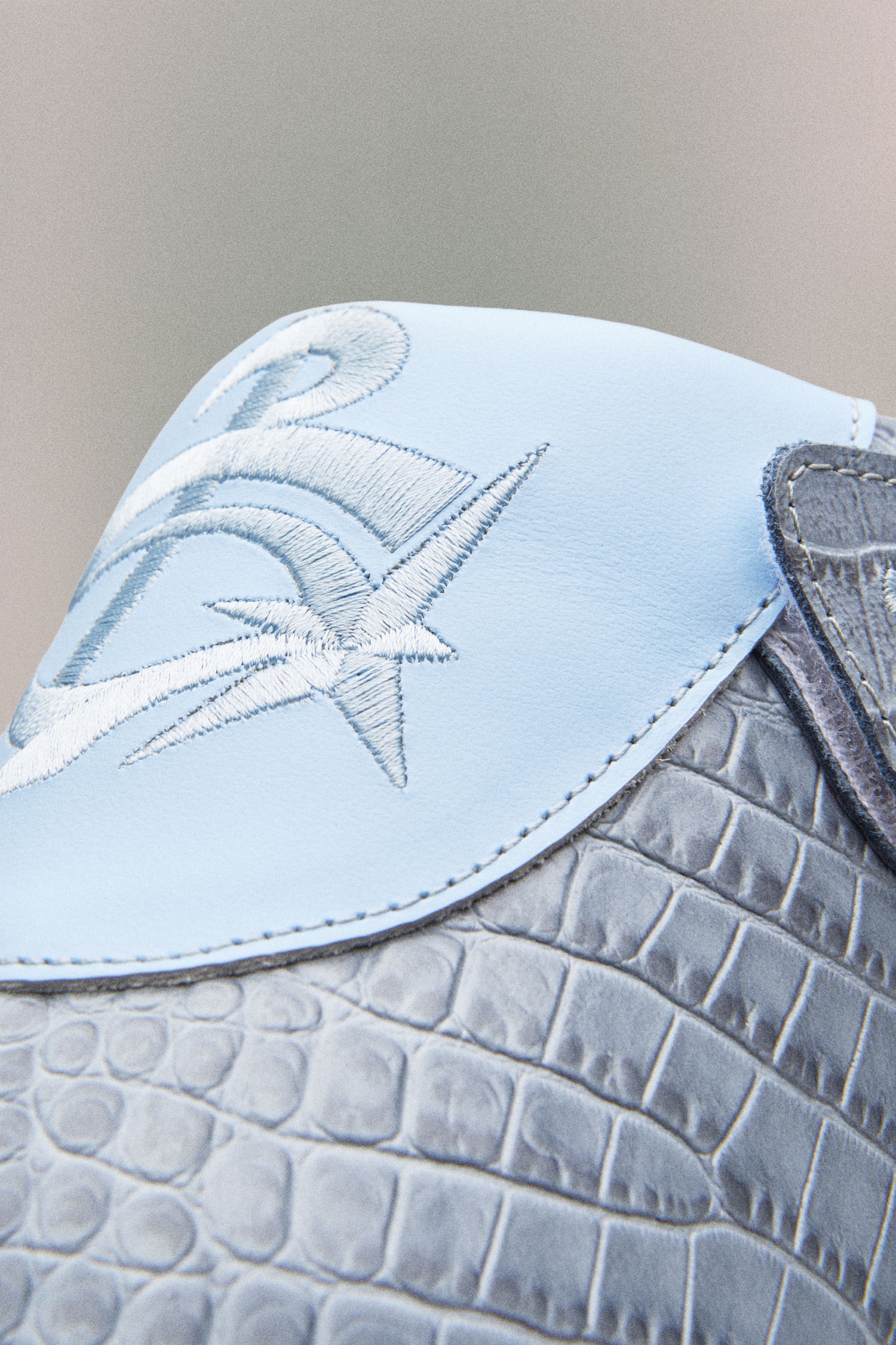 PDF STELLA HIGH CROC // BABY BLUE