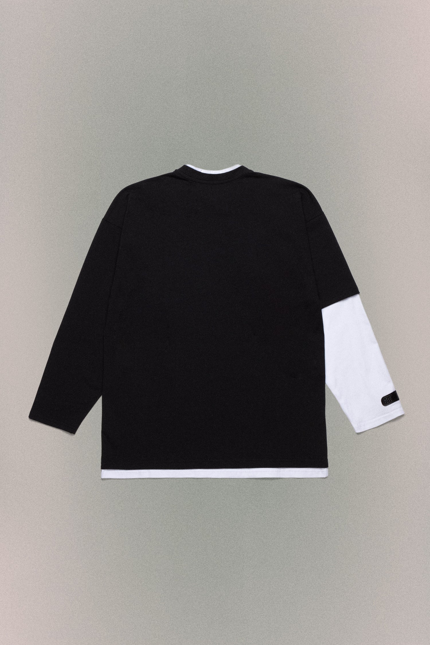 NO NAME A // BLACK WHITE