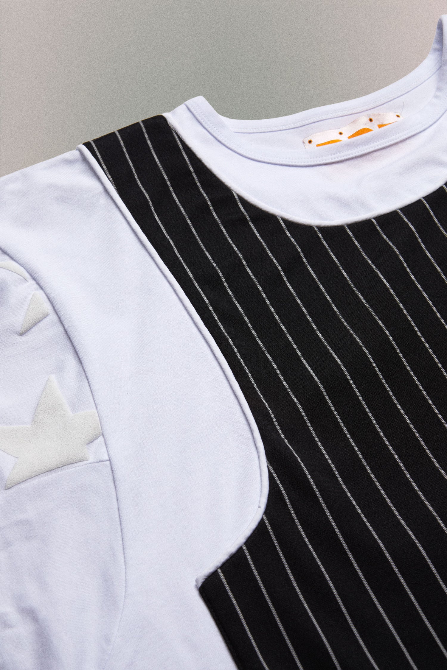 T-SHIRT 2 B // BLACK WHITE