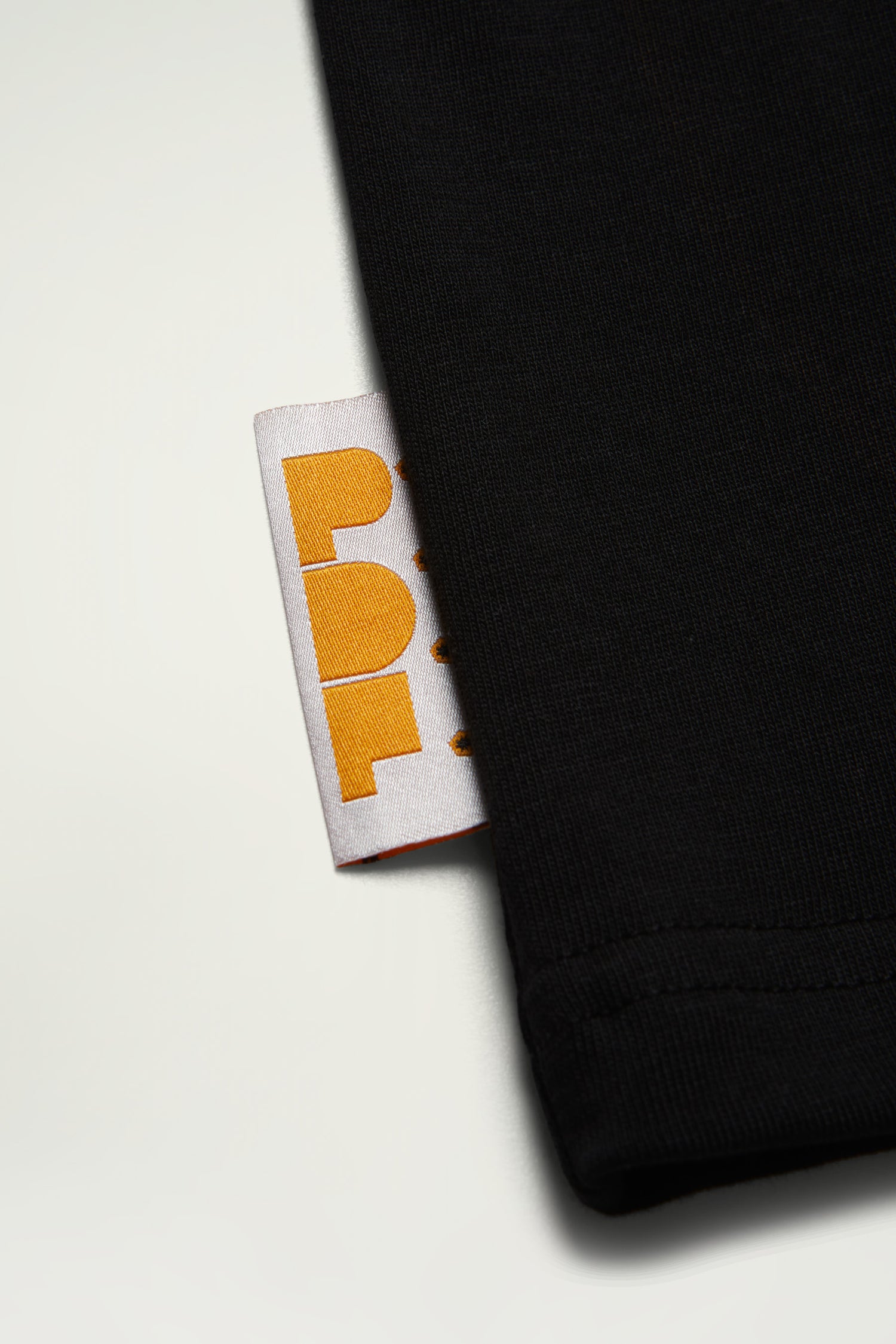 THE NEW BOY SEVEN CAT T-SHIRT // BLACK