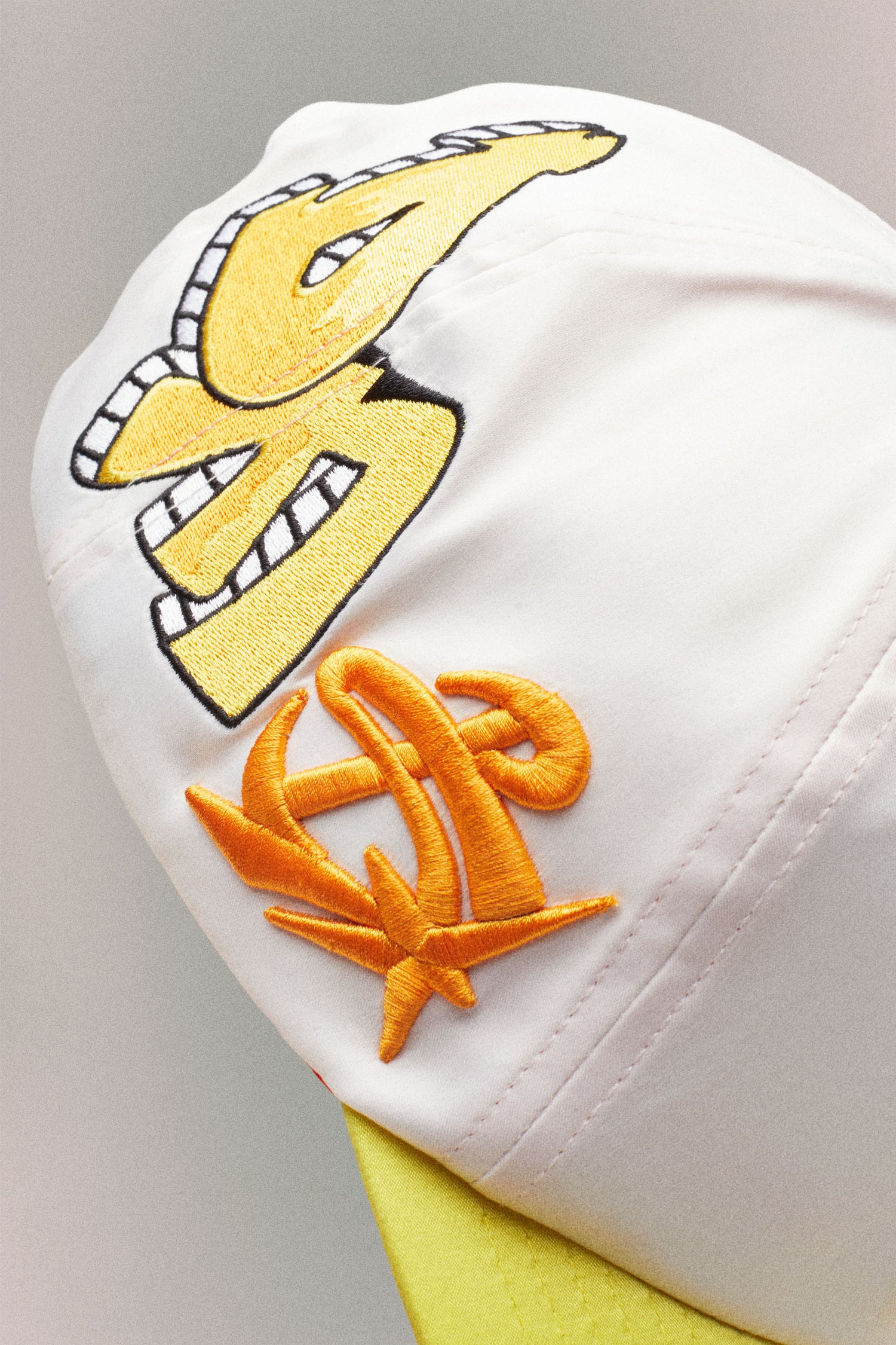PROGETTO HAT // WHITE & YELLOW