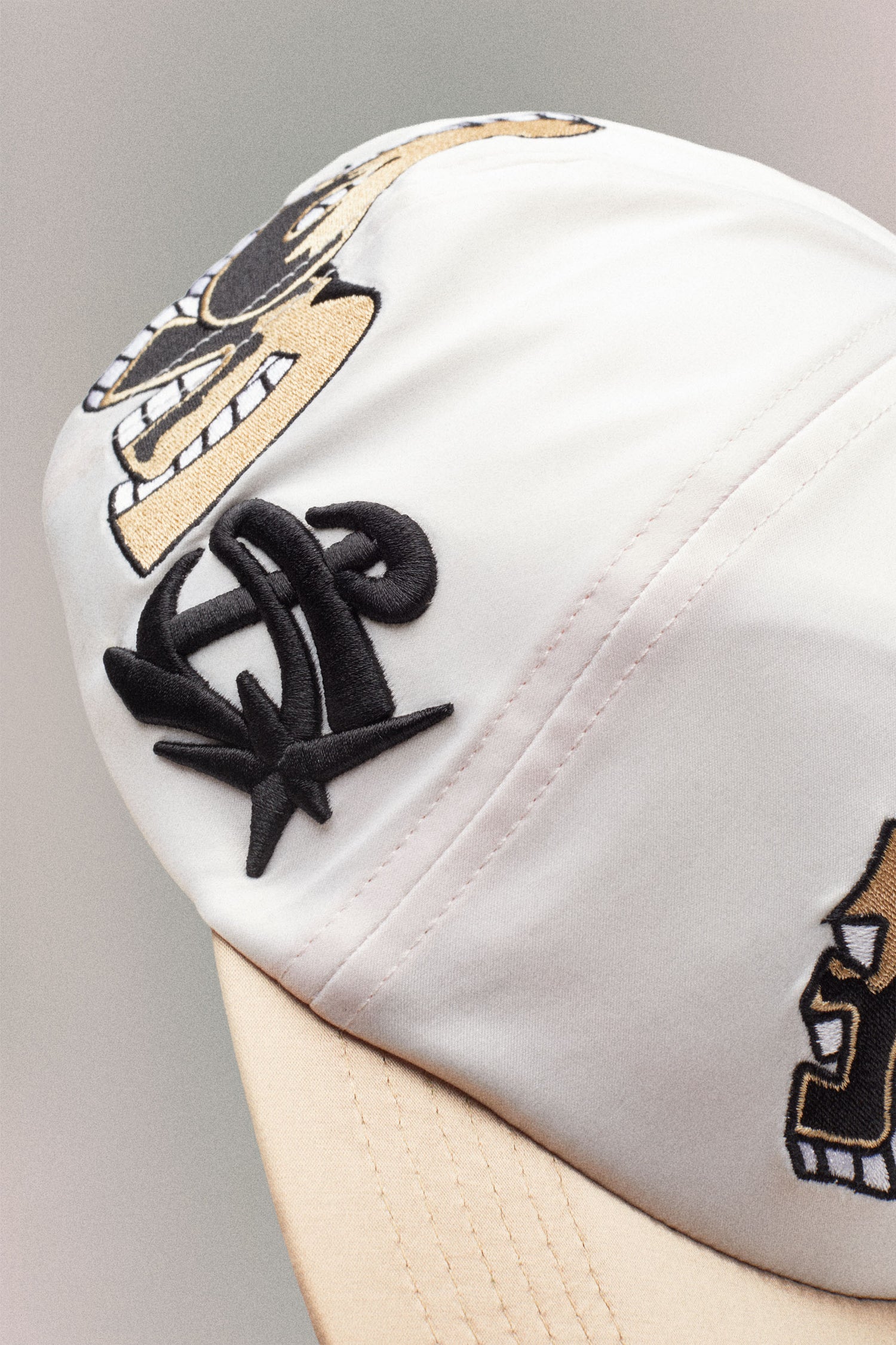 PROGETTO HAT // WHITE & IVORY