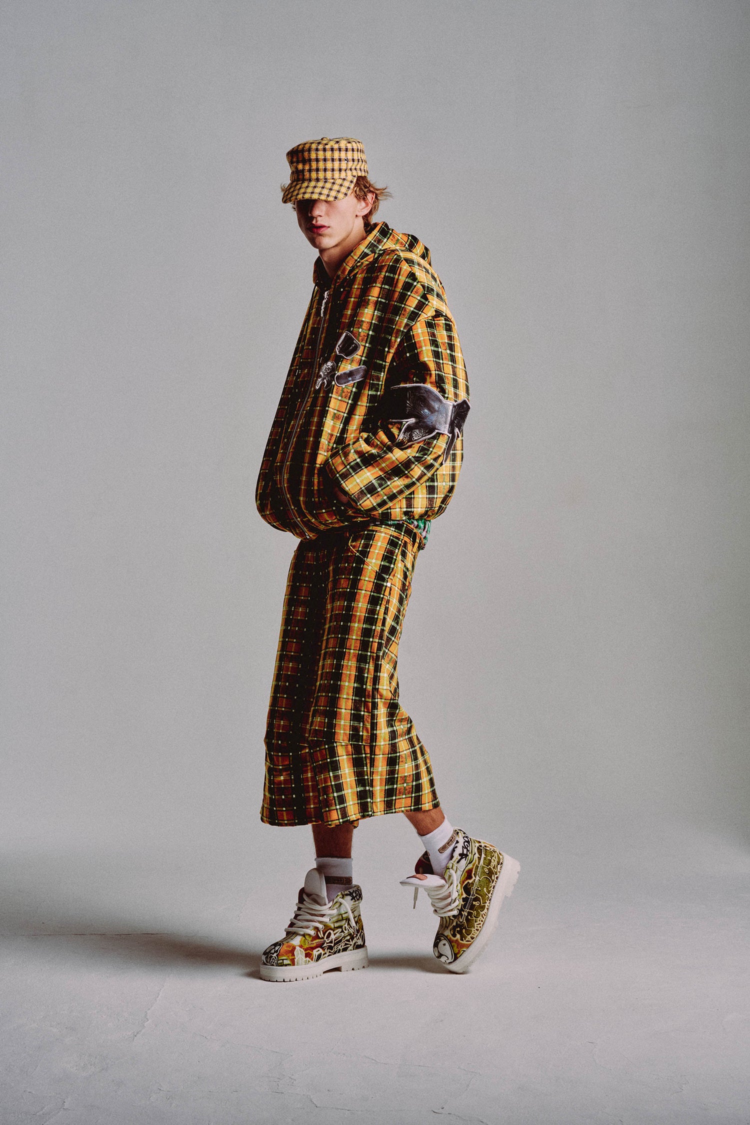 KNEE SHORT // YELLOW CHECK